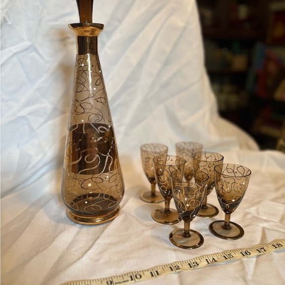 Vintage Elegant Gold Decanter Set with Glasses - Picture 3 of 11